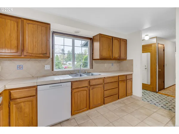 $380,000 | 211 Southwest Royal Court, Gresham, OR 97030