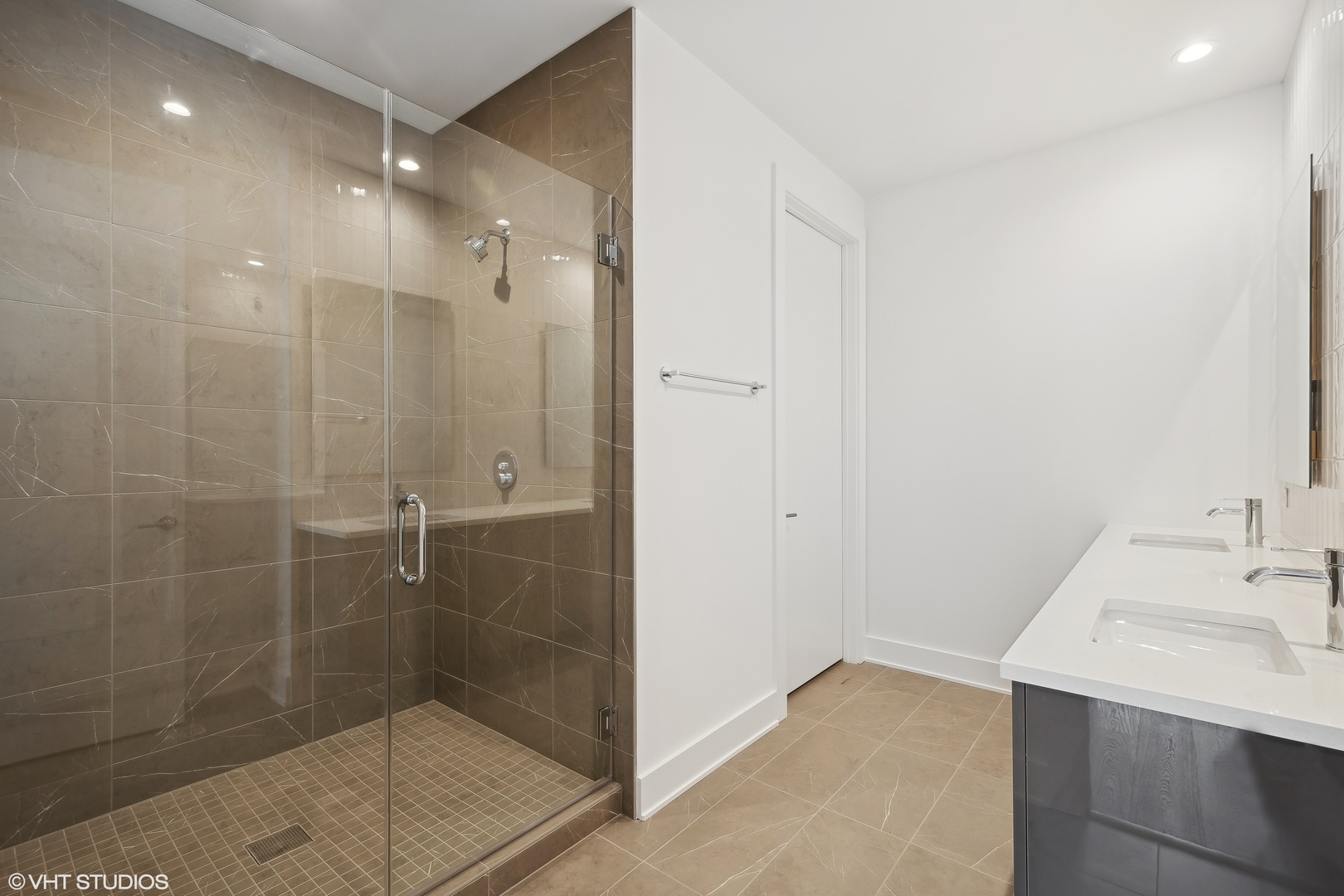 1701 West Webster Avenue, Unit 204 Chicago, IL 60614 - Photo 13 of 24