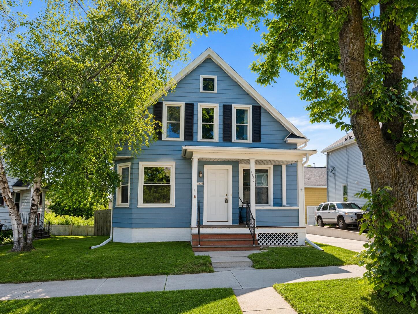 1325 South 11th Street Sheboygan, WI 53081 - Photo 1 of 15 Front