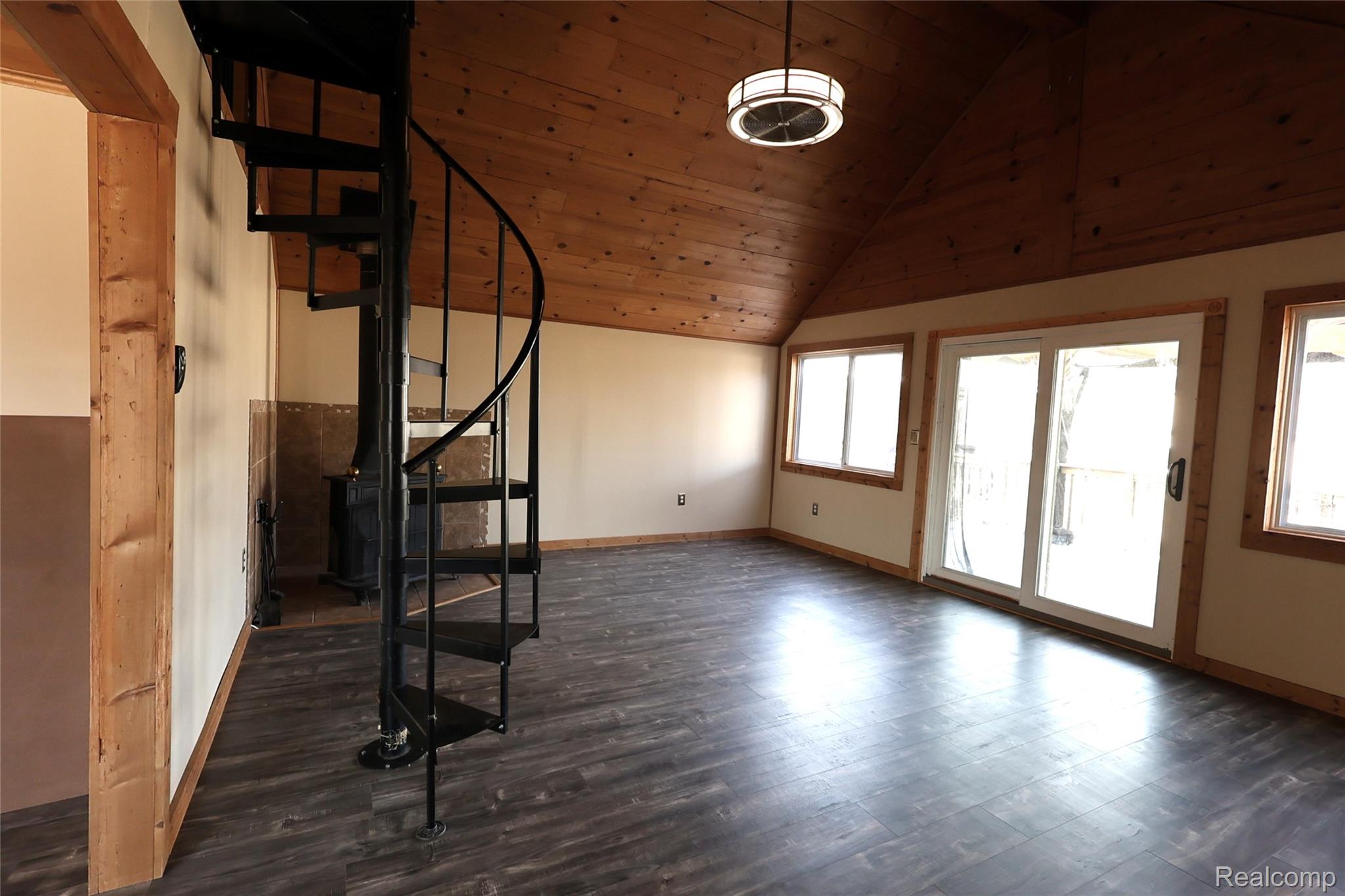 15676 Frazho Road Roseville, MI 48066 - Photo 3 of 20 Living Room.JPG