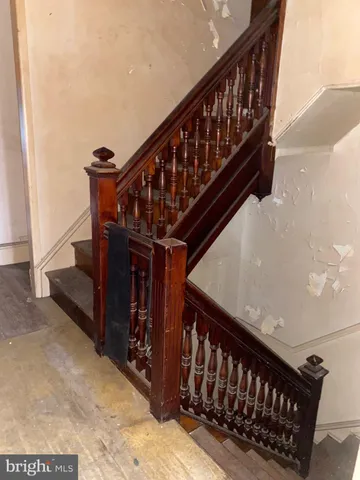 a view of empty room with a window