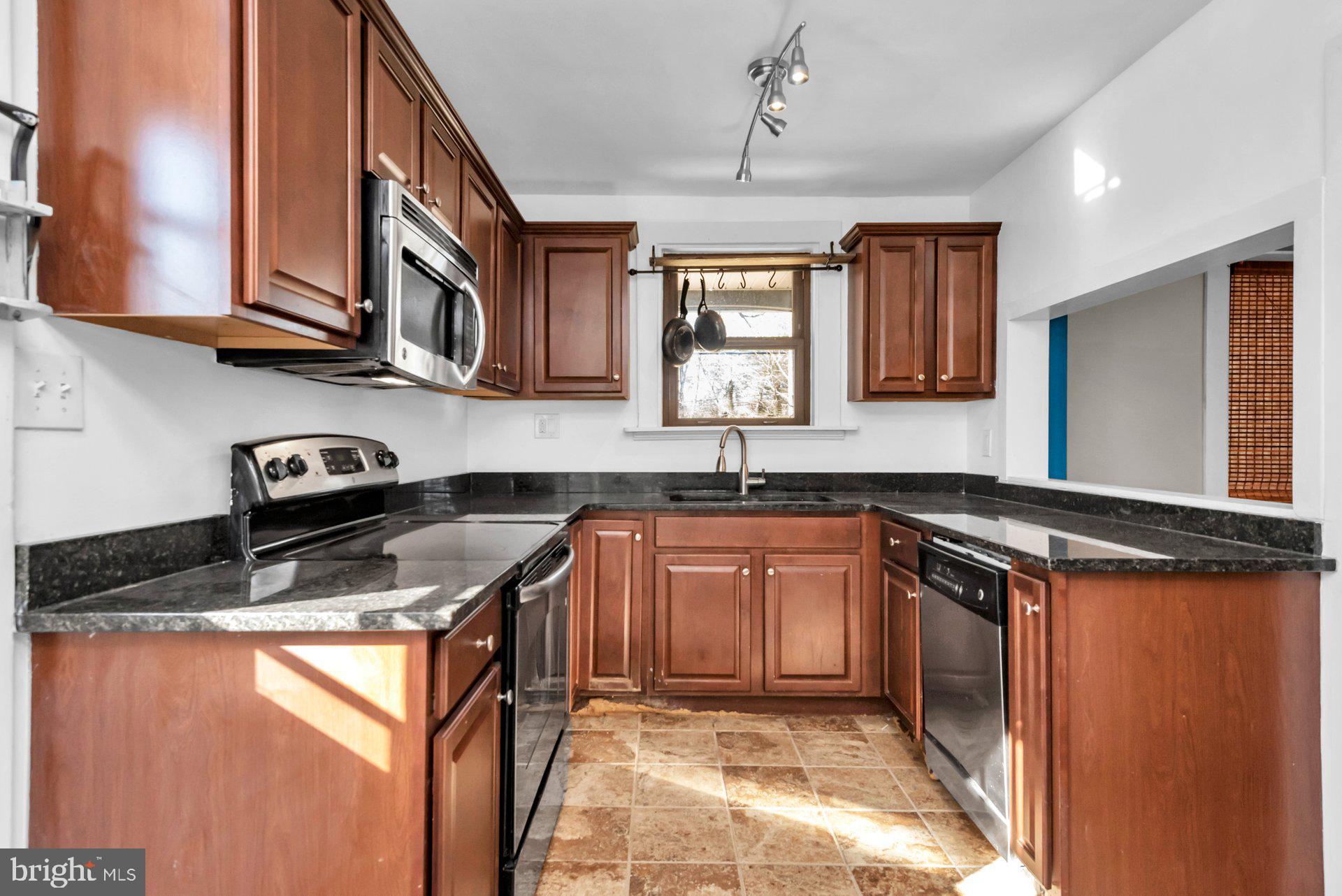 5701 Old Court Road Baltimore, MD 21244 - Photo 14 of 52 Kitchen with Granite Counters