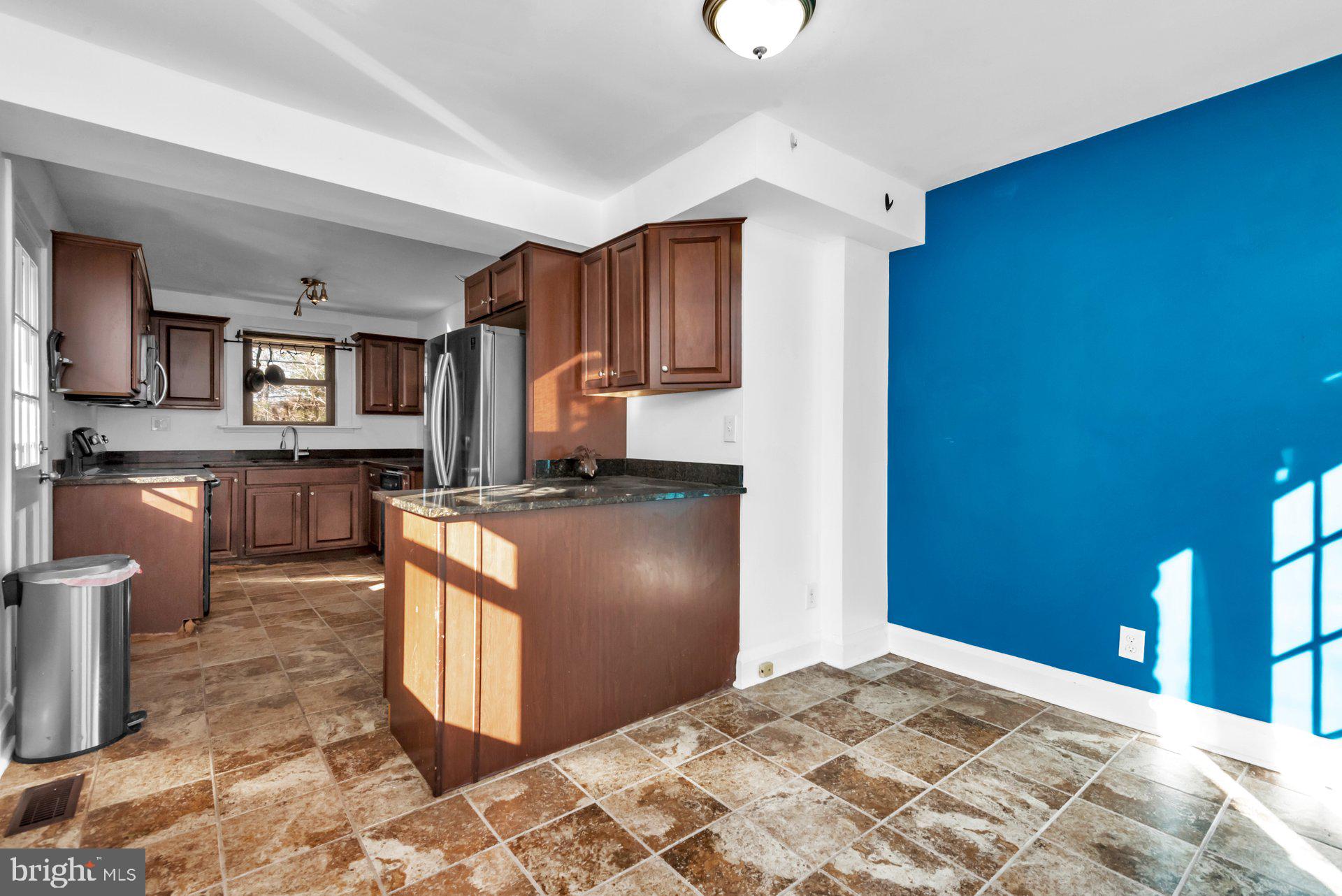 5701 Old Court Road Baltimore, MD 21244 - Photo 16 of 52 Breakfast Area Adjacent to Kitchen
