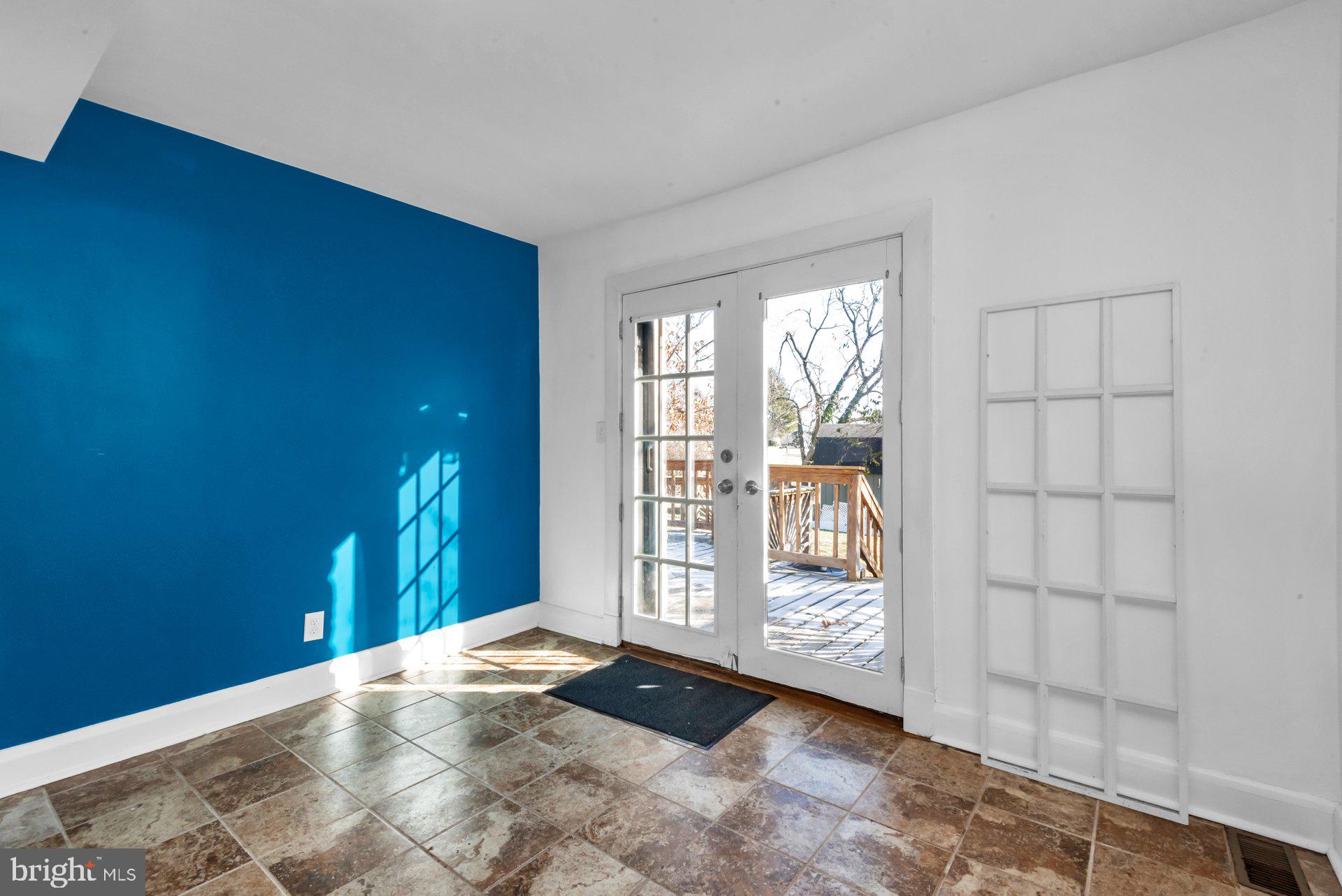 5701 Old Court Road Baltimore, MD 21244 - Photo 18 of 52 Breakfast Room with Deck Access