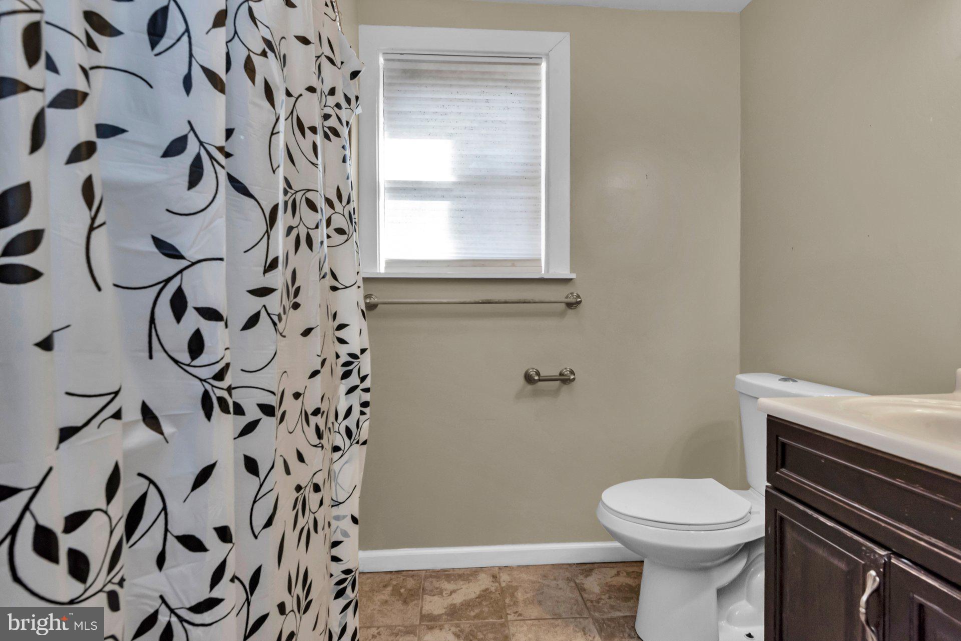 5701 Old Court Road Baltimore, MD 21244 - Photo 21 of 52 Full Bath with Tub and Shower