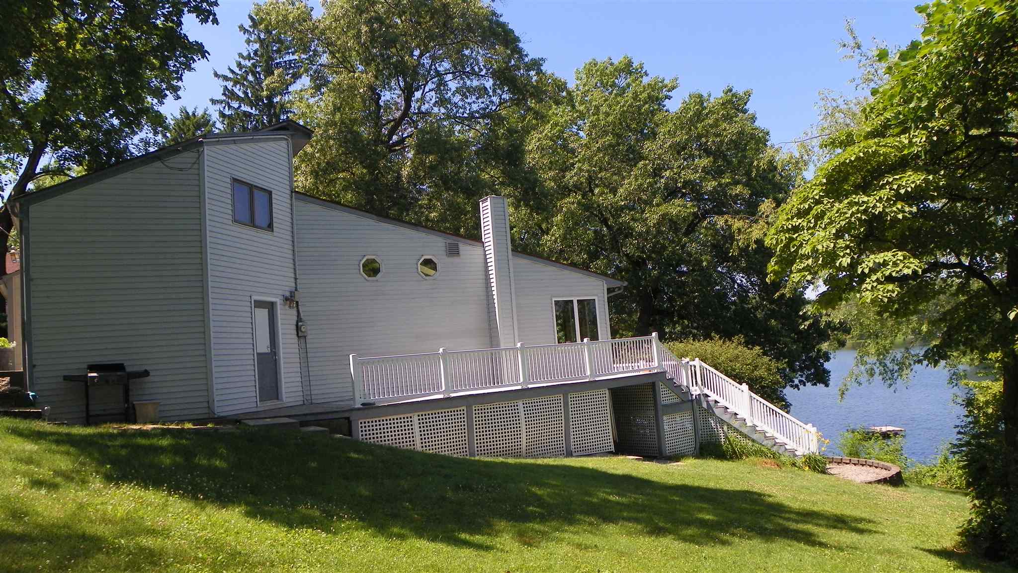 9042 East Koher Road South Syracuse, IN 46567 - Photo 8 of 36 Gallery Image 8