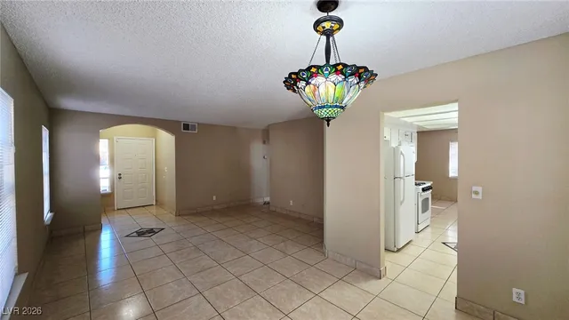 $2,195 | 9013 Quiet Cove Way, Las Vegas, NV 89117