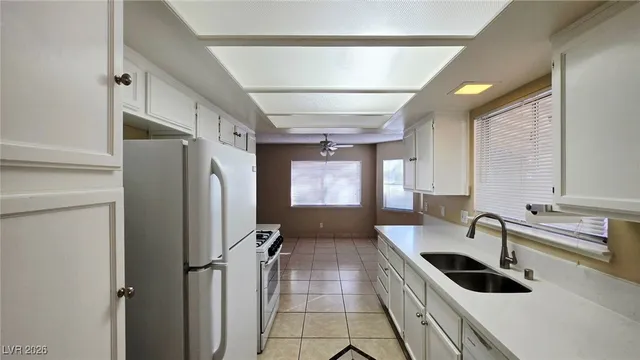 $2,195 | 9013 Quiet Cove Way, Las Vegas, NV 89117