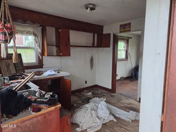 $85,000 | 10189 Crescent Road, Glade Spring, VA 24340