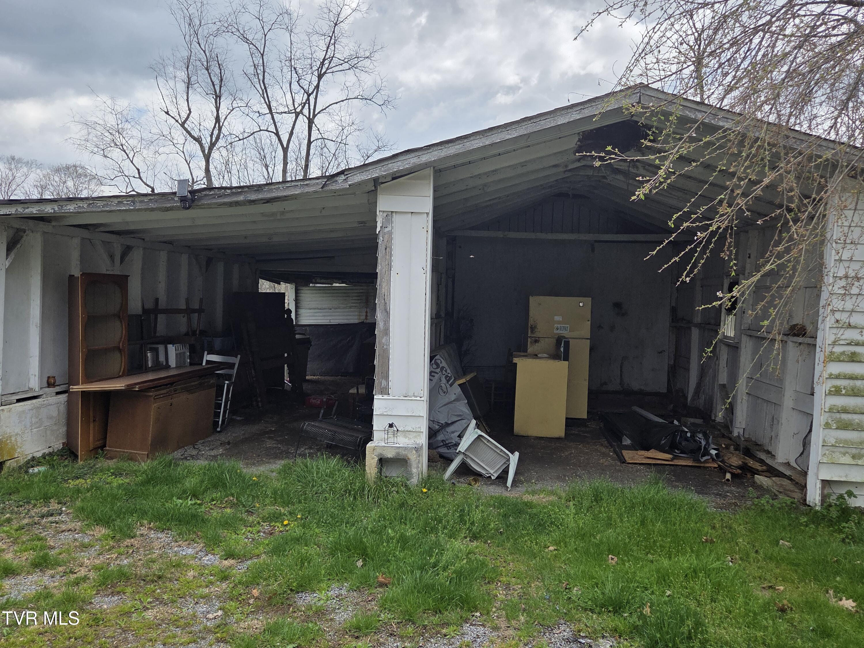 10189 Crescent Road Glade Spring, VA 24340 - Photo 2 of 28 *