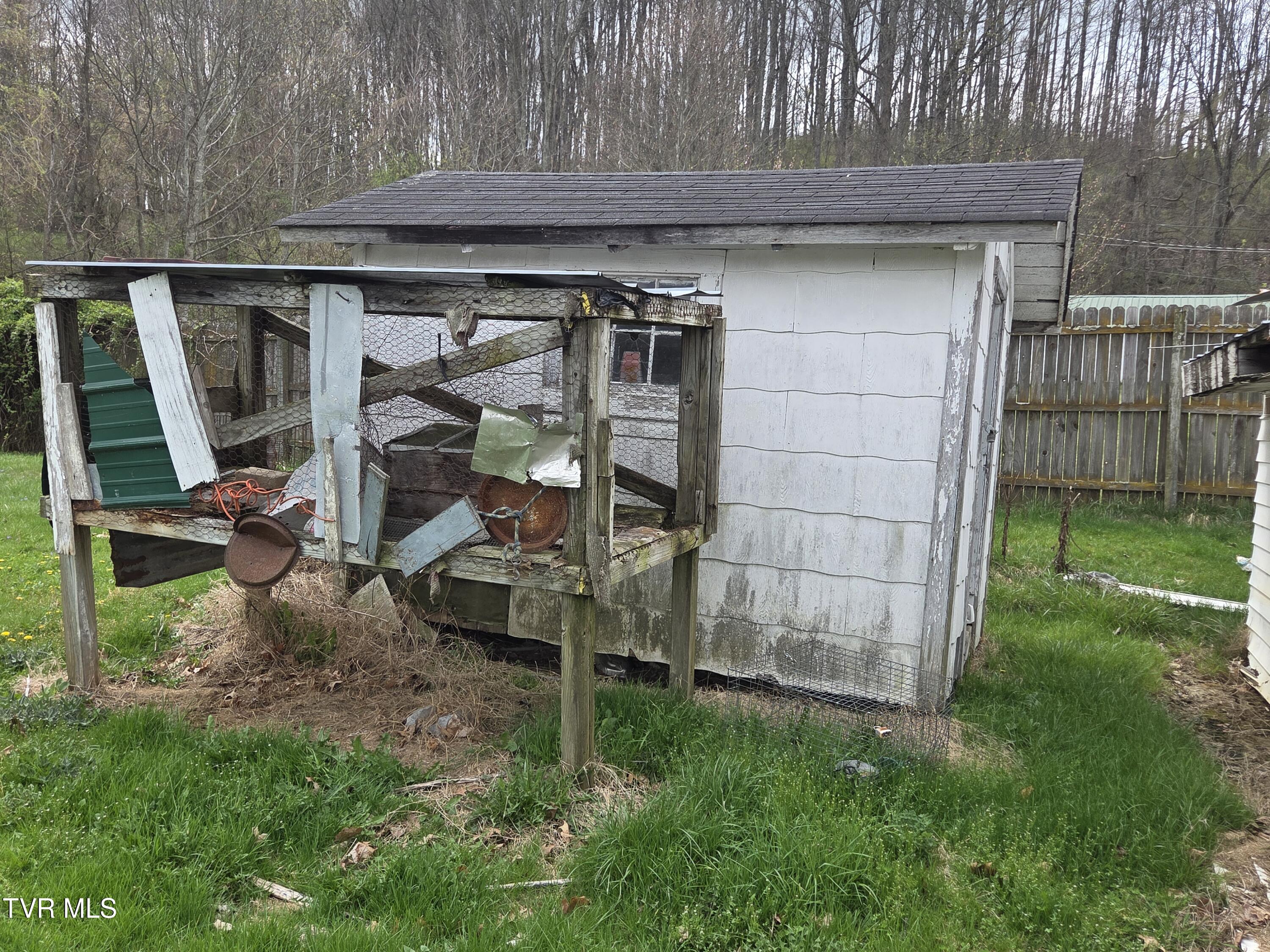 10189 Crescent Road Glade Spring, VA 24340 - Photo 24 of 28 *
