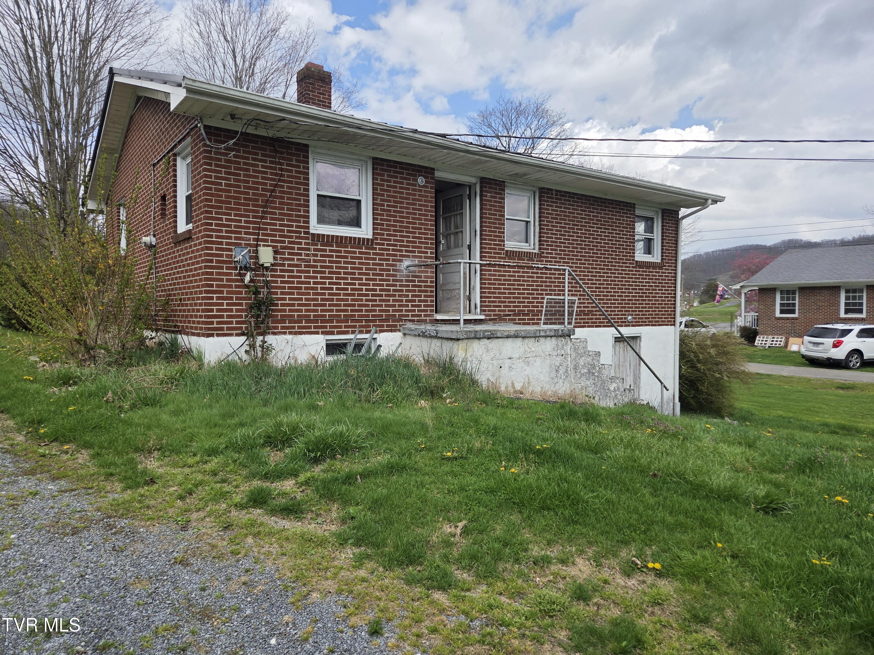 10189 Crescent Road Glade Spring, VA 24340 - Photo 9 of 28 *