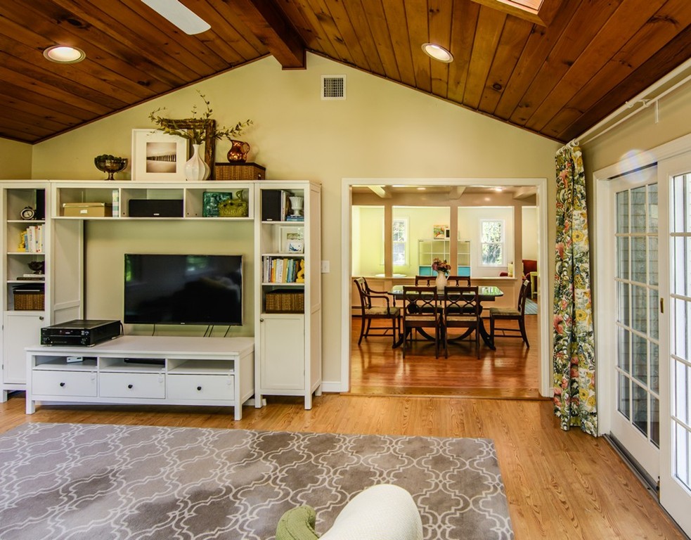 28 Longmeadow Road Westborough, MA 01581 - Photo 16 of 30 Gallery Image 16