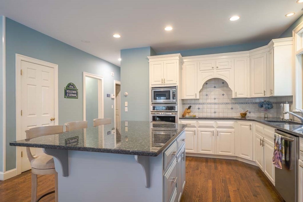 4 Riverbend Road Hopkinton, MA 01748 - Photo 16 of 42 Gallery Image 16