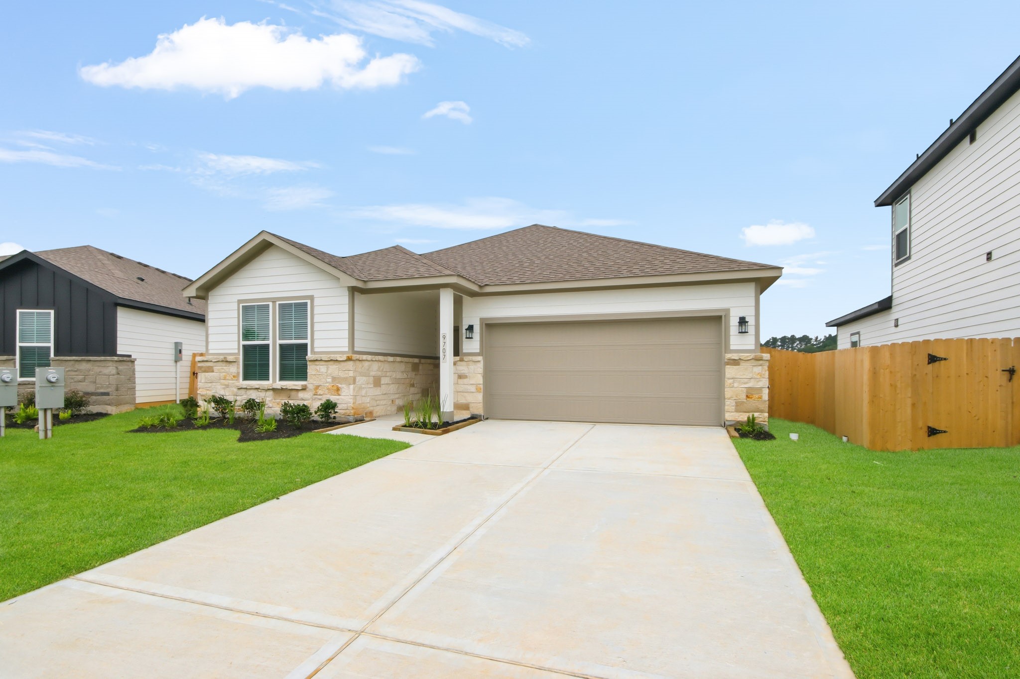 9707 Caney Bend Road Conroe, TX 77303 - Photo 2 of 20