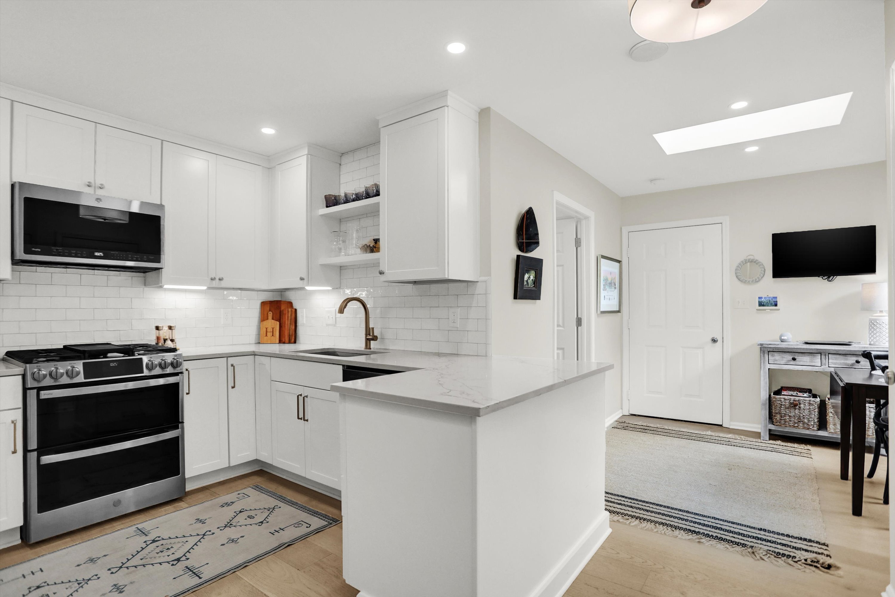 8573 Olde Mill Trace Indianapolis, IN 46260 - Photo 17 of 63