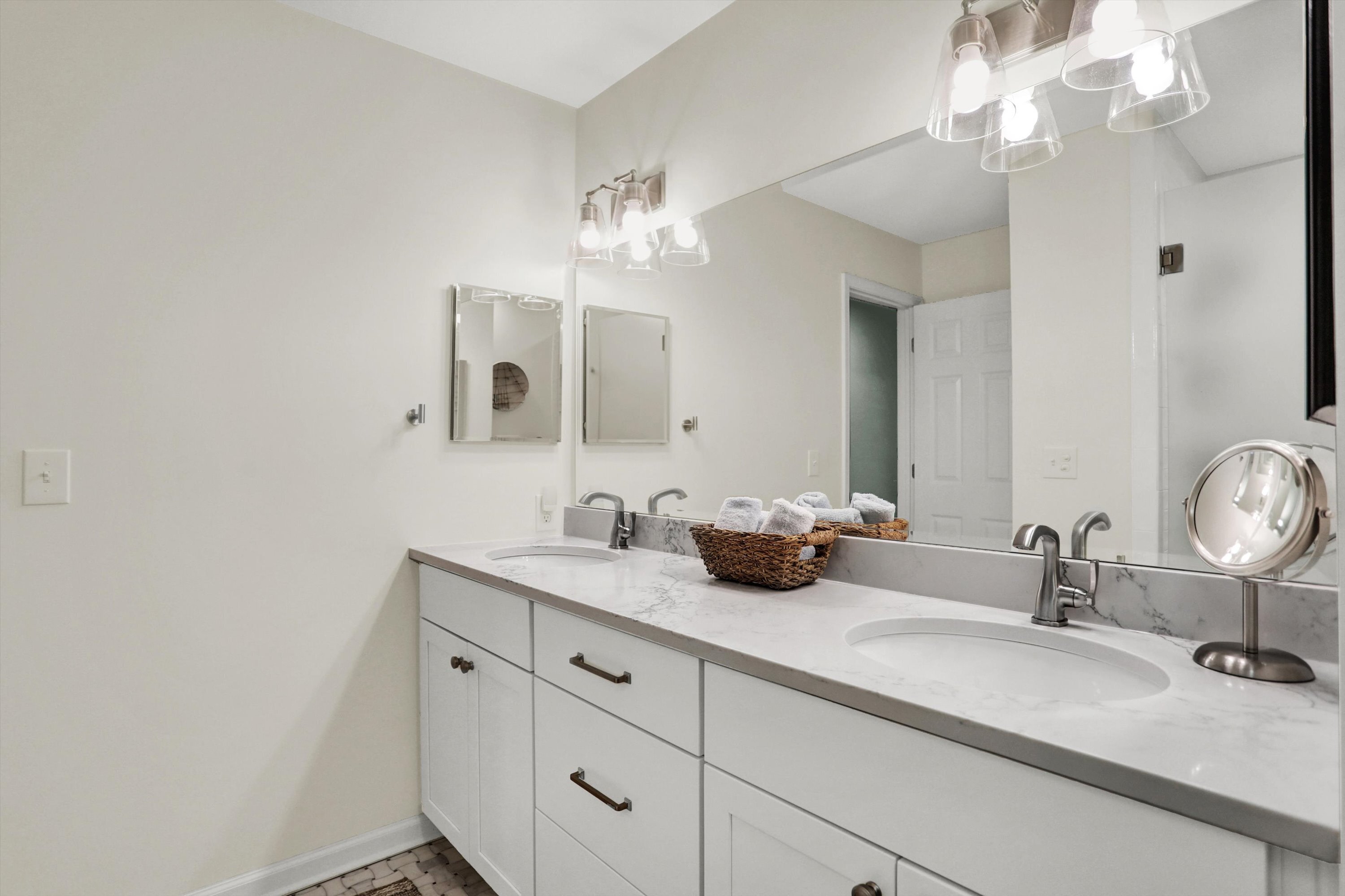 8573 Olde Mill Trace Indianapolis, IN 46260 - Photo 46 of 63