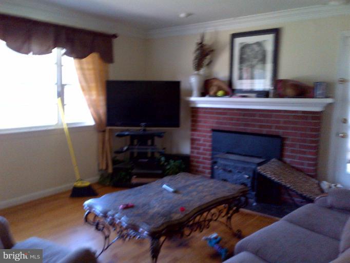 42649 Waxpool Road Ashburn, VA 20148 - Photo 1 of 10 Living Room