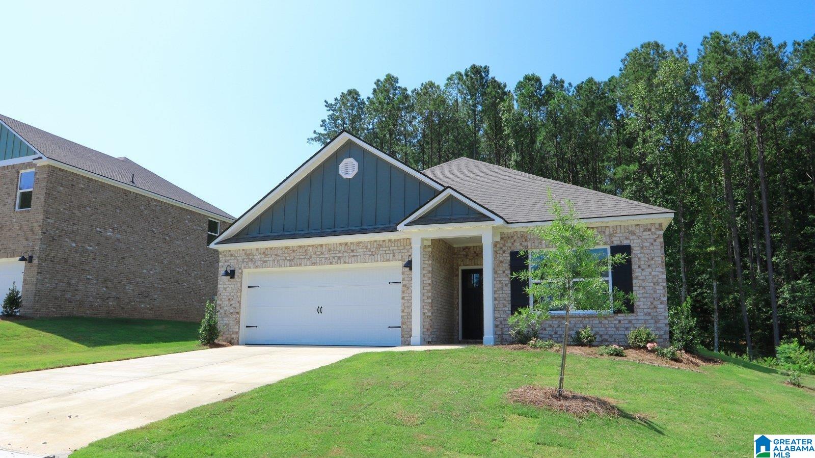 561 Boxwood Bend Calera, AL 35040 - Photo 2 of 47