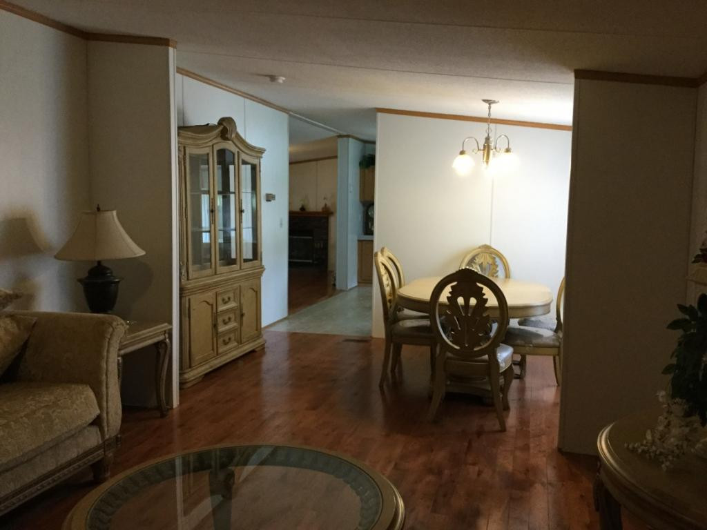 21645 Tranbarger Road Bristol, VA 24202 - Photo 16 of 25 Gorgeous Dining Area