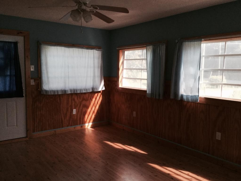 21645 Tranbarger Road Bristol, VA 24202 - Photo 22 of 25 Nice Built on Sun Room