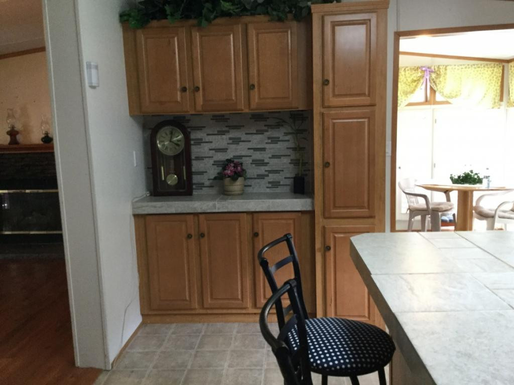 21645 Tranbarger Road Bristol, VA 24202 - Photo 10 of 25 Extra Nook in Kitchen