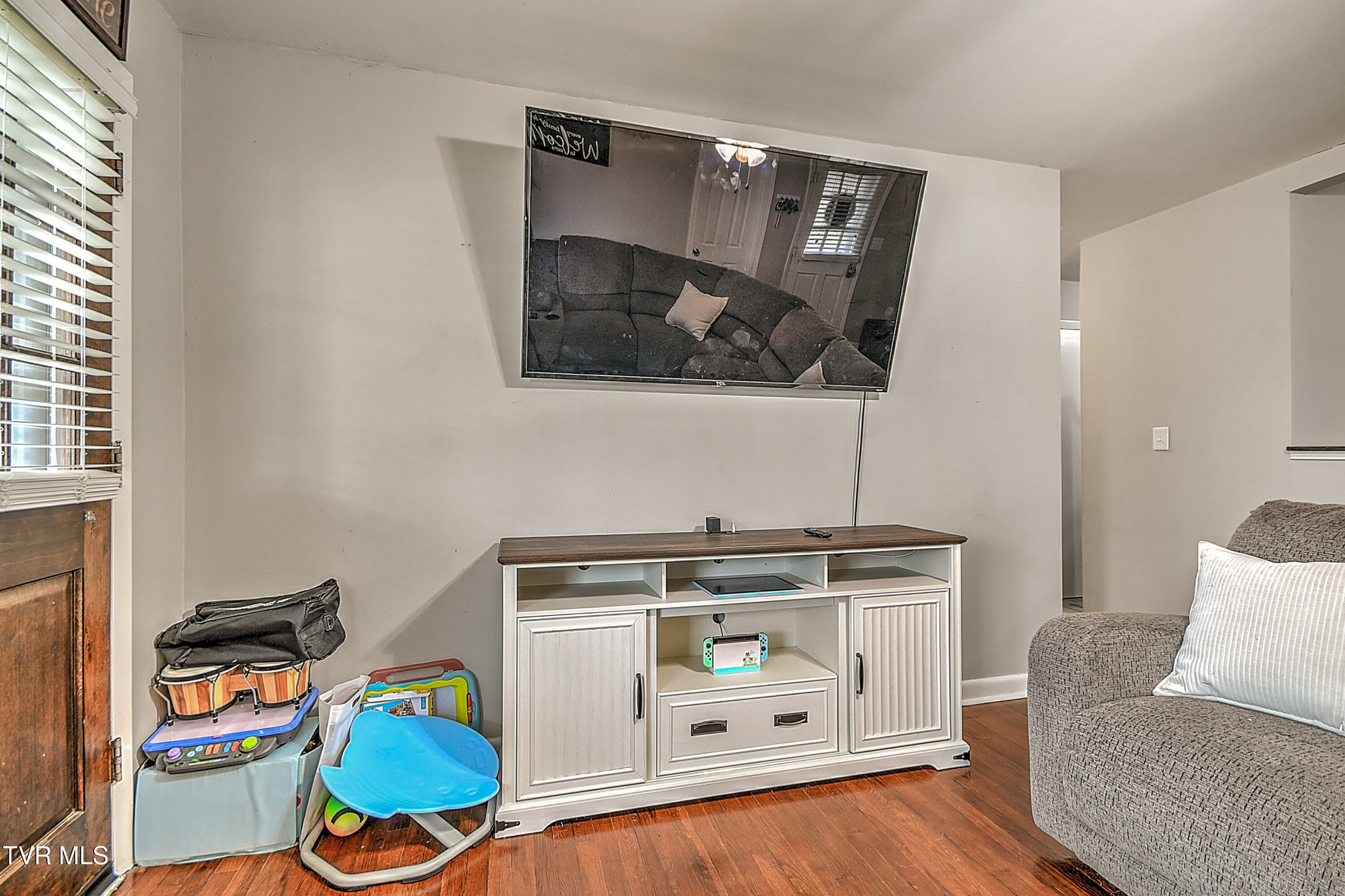 181 Reedy Street Bristol, VA 24201 - Photo 6 of 32 181 Reedy St DB-7