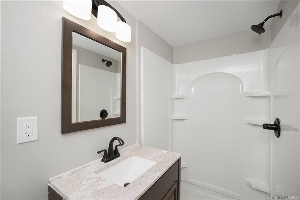 20015 Shearer Road Davidson, NC 28036 - Photo 14 of 32 Gallery Image 14