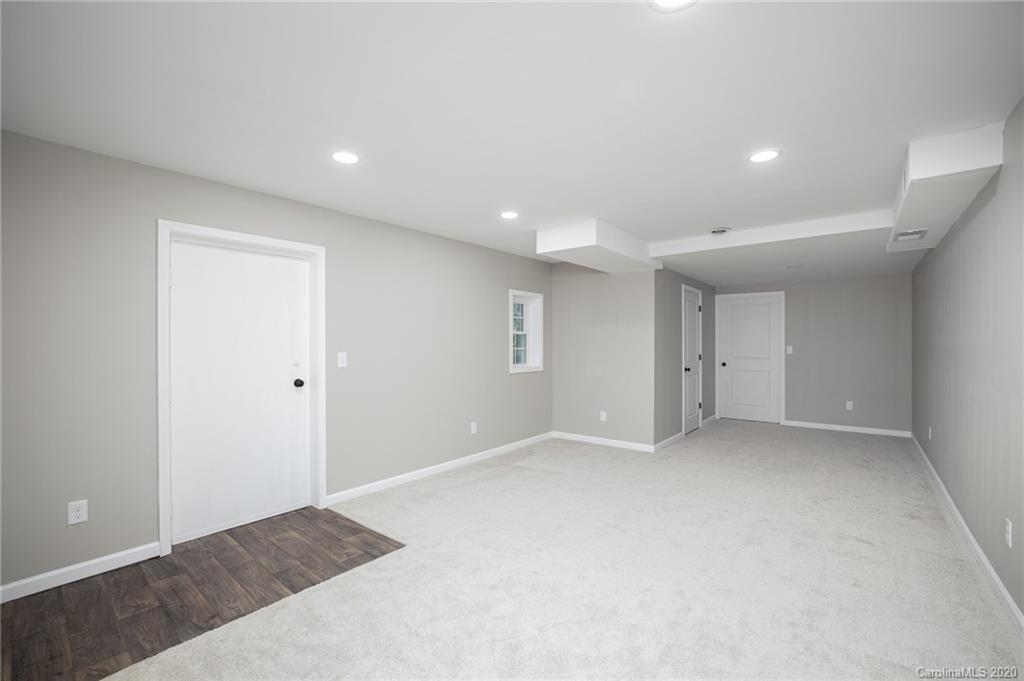 20015 Shearer Road Davidson, NC 28036 - Photo 16 of 32 Gallery Image 16
