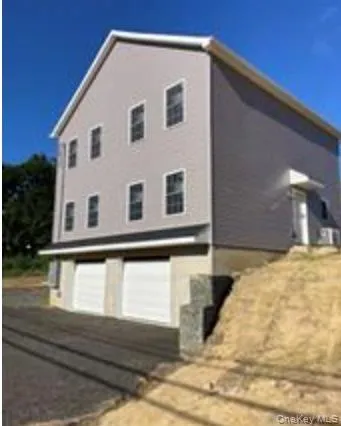 $2,400 | 26 Grand Street, Marlboro, NY 12542