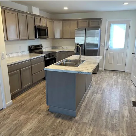 $2,400 | 26 Grand Street, Marlboro, NY 12542