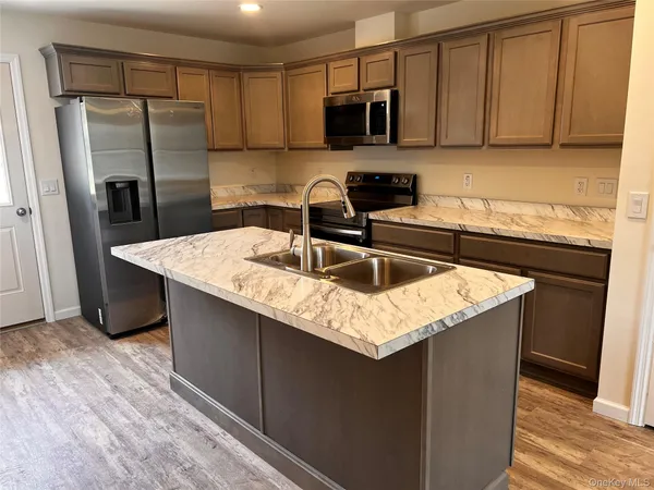 $2,400 | 26 Grand Street, Marlboro, NY 12542