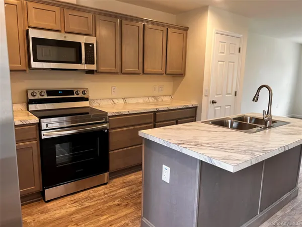 $2,400 | 26 Grand Street, Marlboro, NY 12542