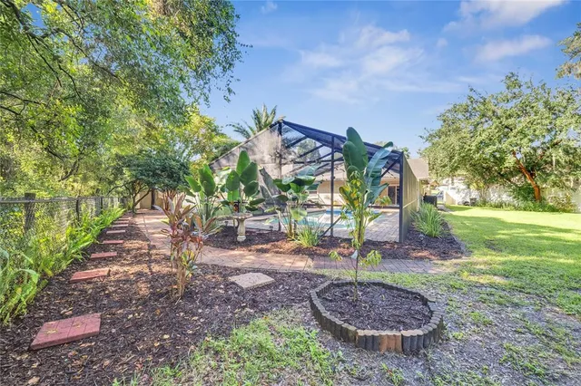 a view of a yard in front of house