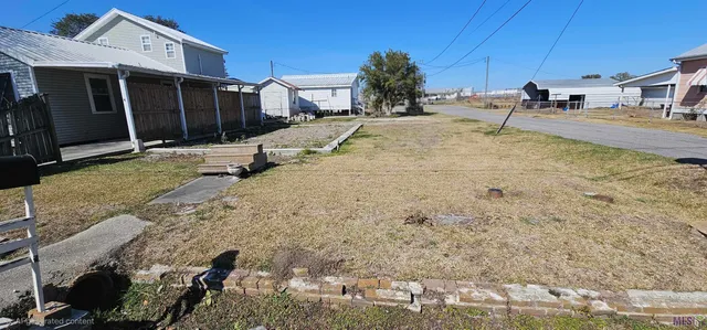 $8,000 | 1002 Lafourche Street, Lockport, LA 70374