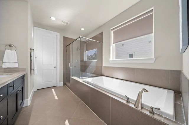 $4,000 | 4533 Polk Street, Houston, TX 77023