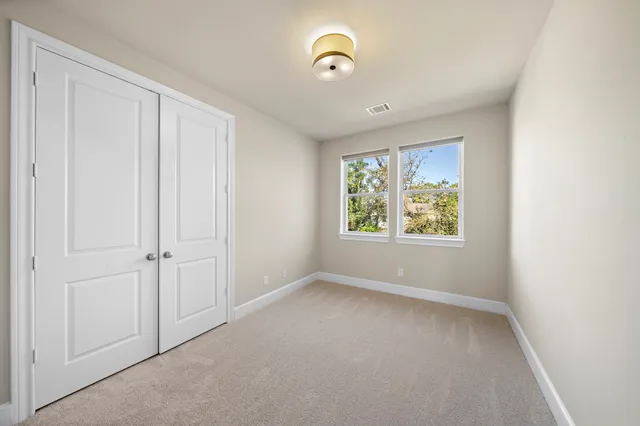 $4,000 | 4533 Polk Street, Houston, TX 77023