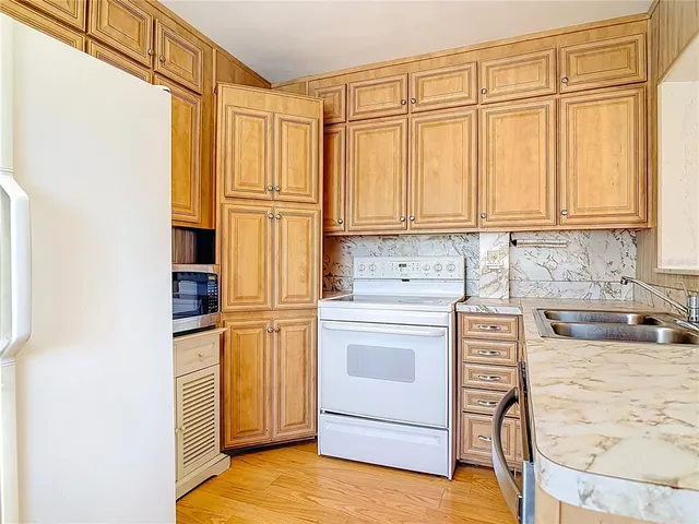 $370,000 | 730 West University Avenue, Deland, FL 32720