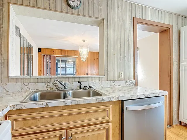 $370,000 | 730 West University Avenue, Deland, FL 32720