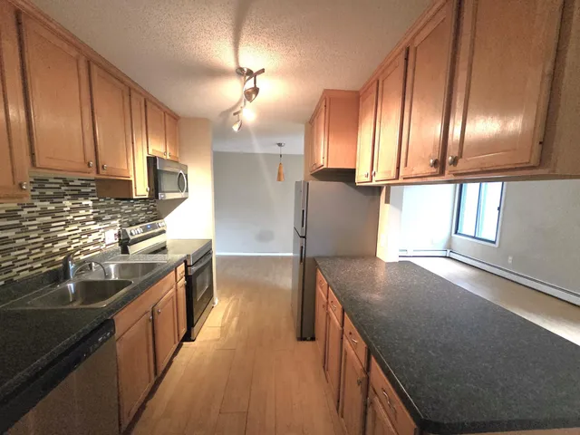$89,900 | 4130 Rahn Road, Unit 111, Eagan, MN 55122