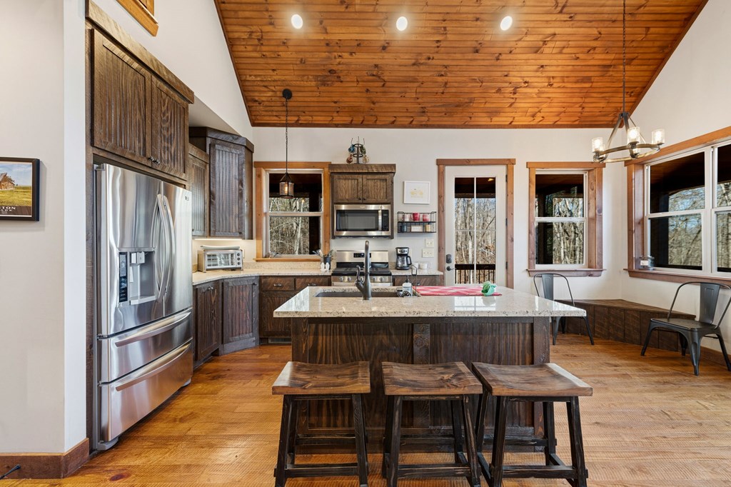 139 White Oak Drive Blue Ridge, GA 30513 - Photo 8 of 59