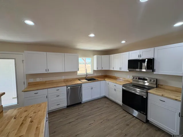 $455,000 | 280 Short Street, Thermopolis, WY 82443