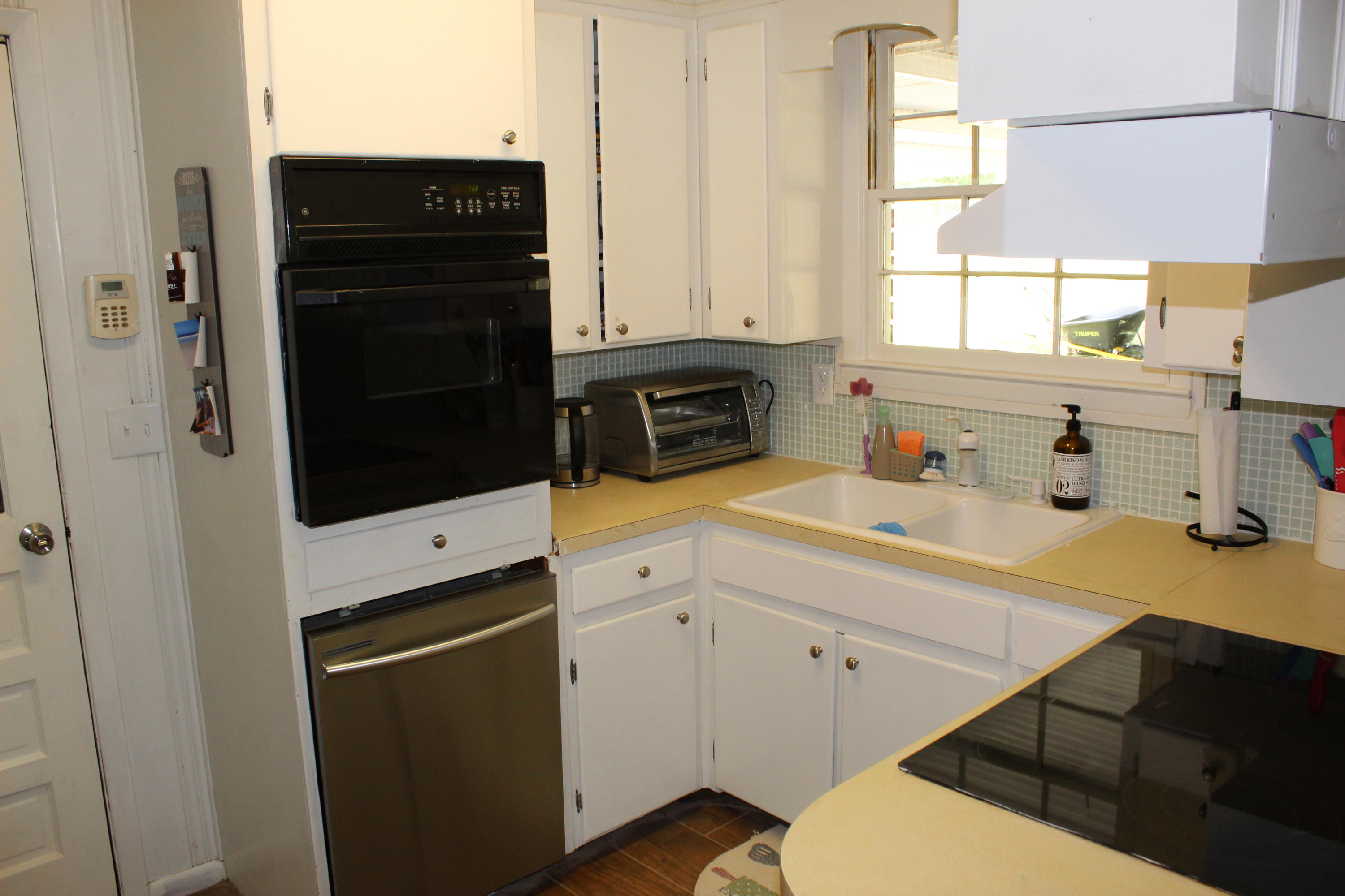 565 State Rd S-38-901 Orangeburg, SC 29115 - Photo 5 of 13 Kitchen