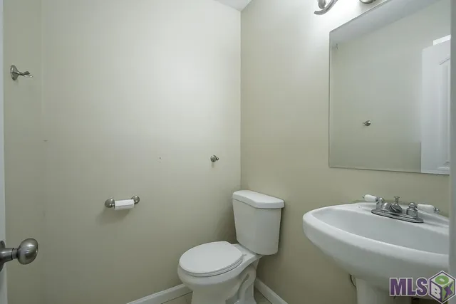 $159,900 | 233 Gloria Drive, Baton Rouge, LA 70819