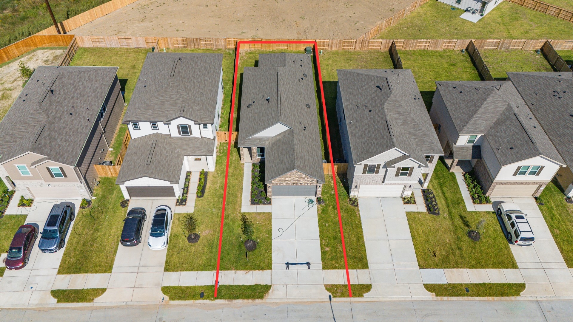 6423 Kentfield Drive Rosharon, TX 77583 - Photo 2 of 26 This home sits on a large lot with ample yard space in front and the back, lush landscaping and well-maintained yard!