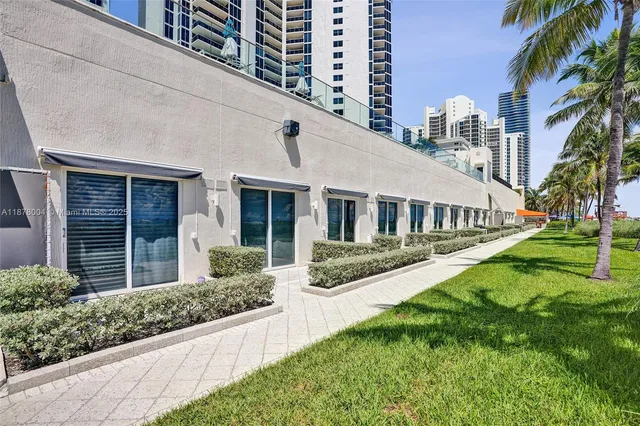 $2,500,000 | 19111 Collins Avenue, Unit 2101, Sunny Isles Beach, FL 33160