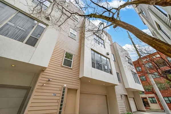 $3,000 | 724 Ruthven Street, Houston, TX 77019