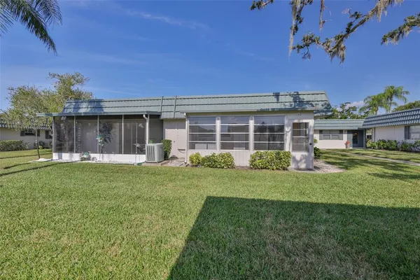 $99,990 | 1811 Bedford Lane, Unit 153, Sun City Center, FL 33573