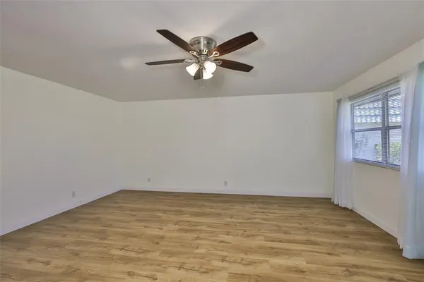 $99,990 | 1811 Bedford Lane, Unit 153, Sun City Center, FL 33573