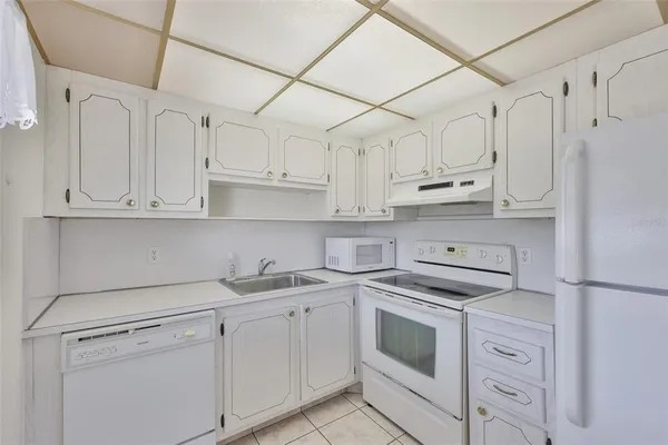 $99,990 | 1811 Bedford Lane, Unit 153, Sun City Center, FL 33573